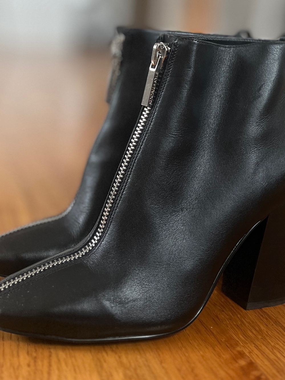 Kendall + Kylie Reagan Black Front Zip Leather Block Heel Ankle Boots 8.5 - Picture 3 of 8